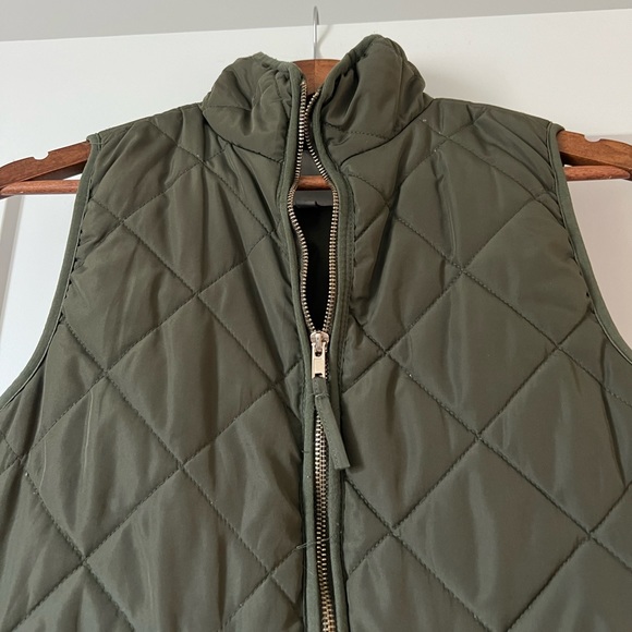 Quilted Puffer Vest (Size S) - Picture 9 of 11